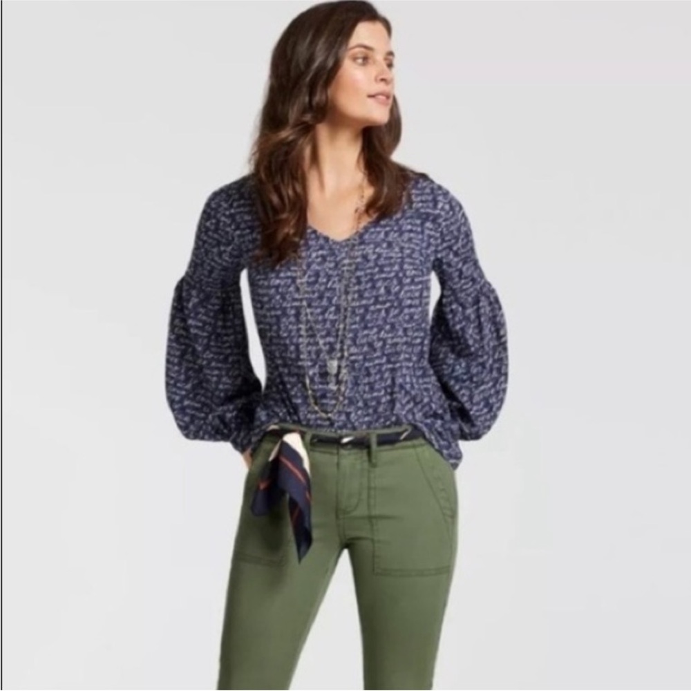 CAbi Te Amo Blue Peasant Blouse Long Sleeves Top V-Neck Women’s Large #5336 NWOT